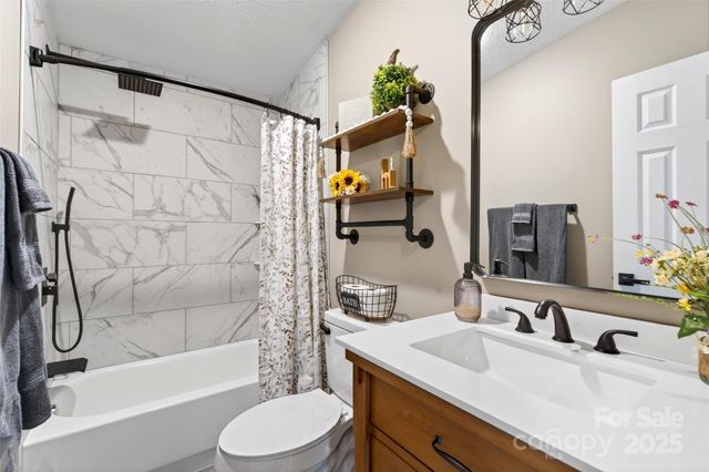 116 Samantha Drive, Fairview, NC 28730