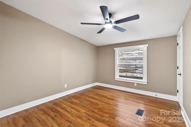 116 Samantha Drive, Fairview, NC 28730