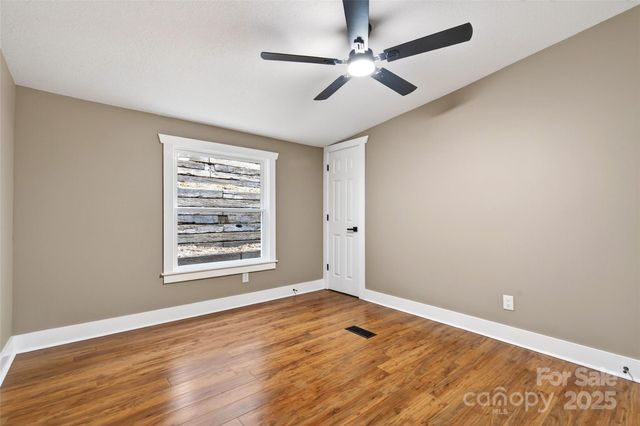 116 Samantha Drive, Fairview, NC 28730