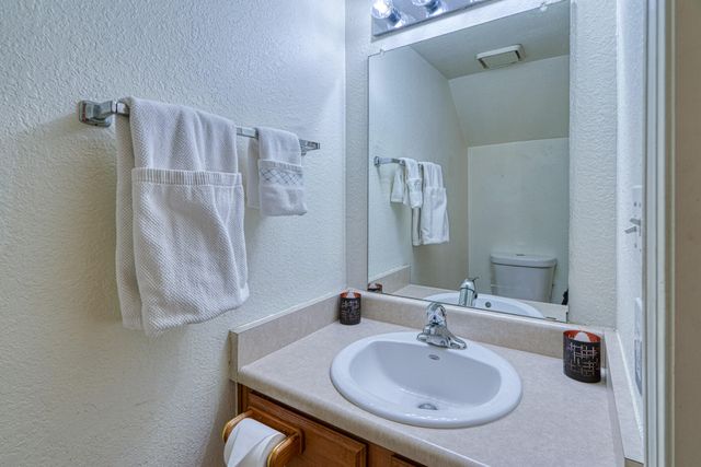 3301 Monroe Street NE UNIT B17, Albuquerque, NM 87110