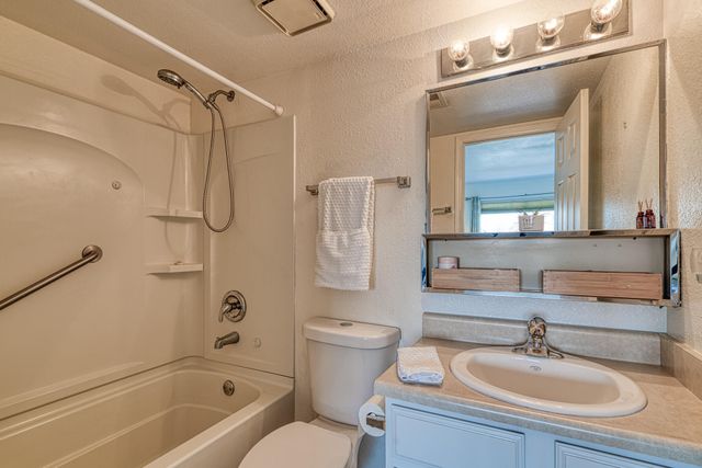 3301 Monroe Street NE UNIT B17, Albuquerque, NM 87110