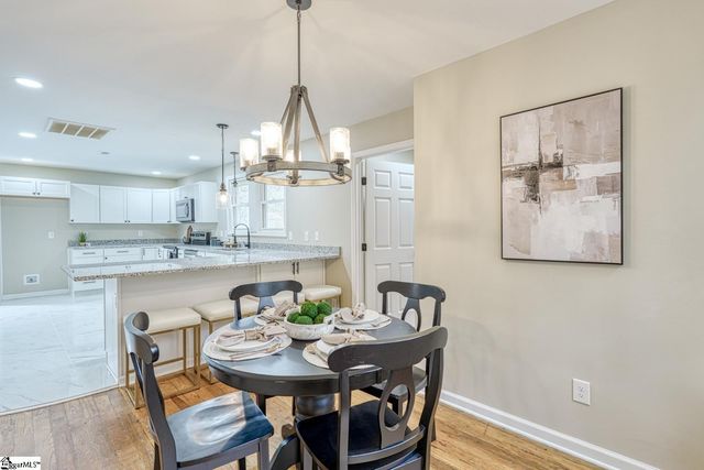 530 W Hayne Street, Woodruff, SC 29388