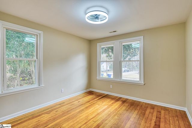 530 W Hayne Street, Woodruff, SC 29388