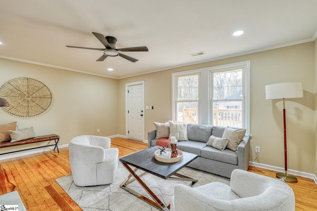 530 W Hayne Street, Woodruff, SC 29388