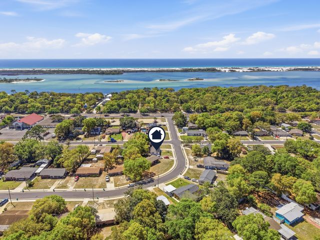 10 Overstreet Drive, Mary Esther, FL 32569
