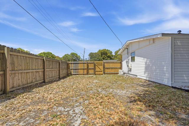 10 Overstreet Drive, Mary Esther, FL 32569