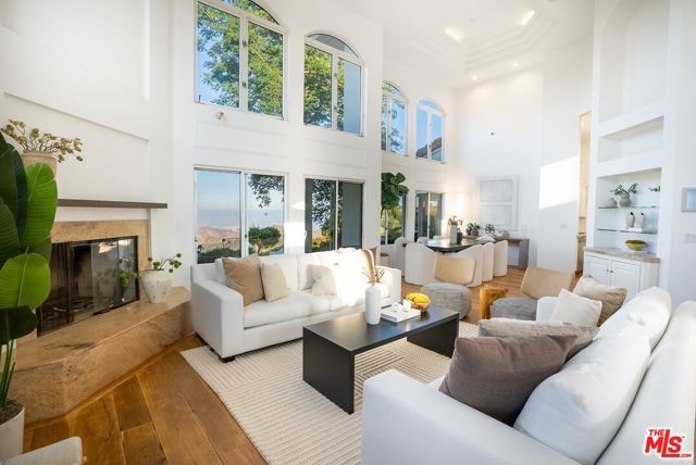 21965 Saddle Peak Road, Topanga (los Angeles), CA 90290