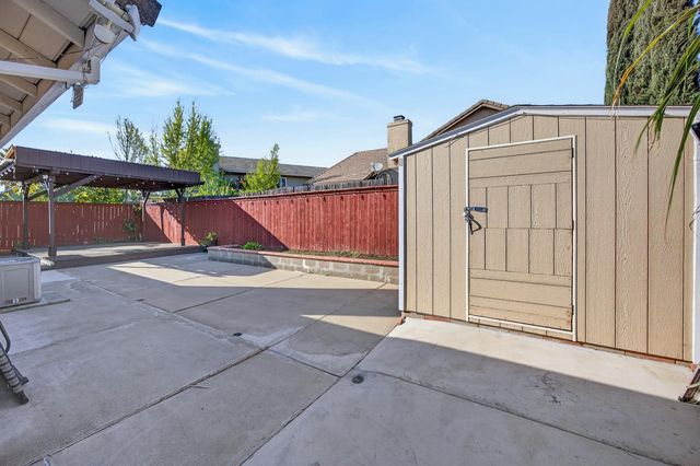 9067 La Maison Cir, Sacramento, CA 95829