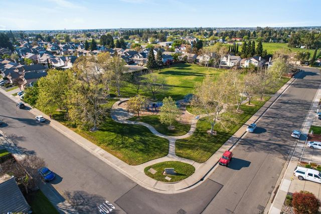 9067 La Maison Cir, Sacramento, CA 95829