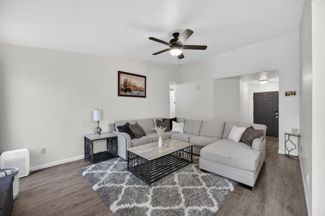 9067 La Maison Cir, Sacramento, CA 95829