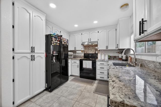 9067 La Maison Cir, Sacramento, CA 95829