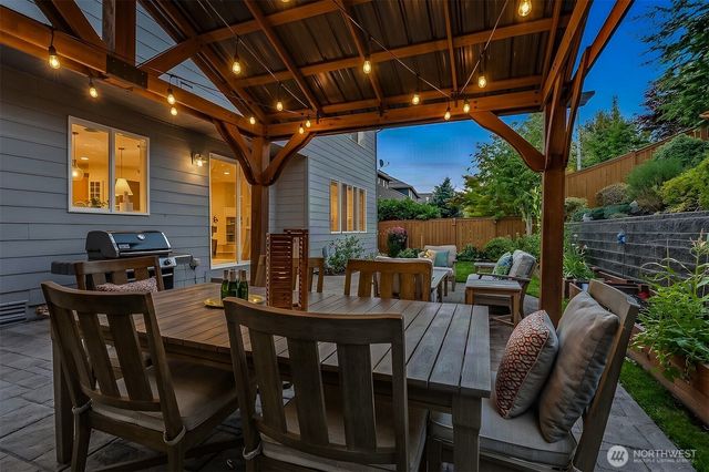 34927 SE Brinkley Street, Snoqualmie, WA 98065