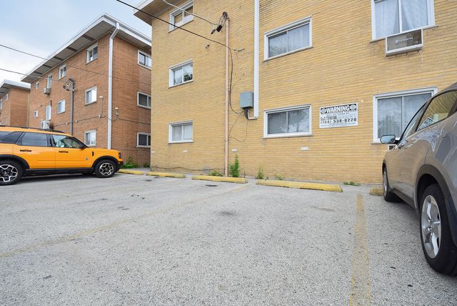 4600 River Road C2, Schiller Park, IL 60176