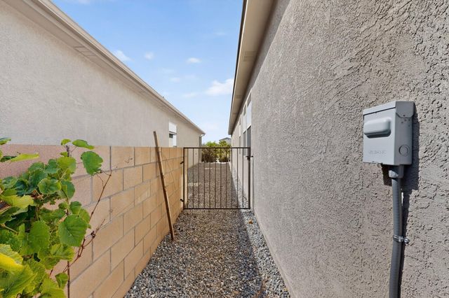 4875 Mount Salas Street NE, Rio Rancho, NM 87144