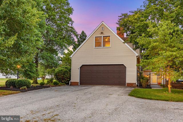 1575 GREENBRIAR RD, York, PA 17404