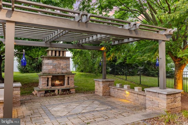 1575 GREENBRIAR RD, York, PA 17404
