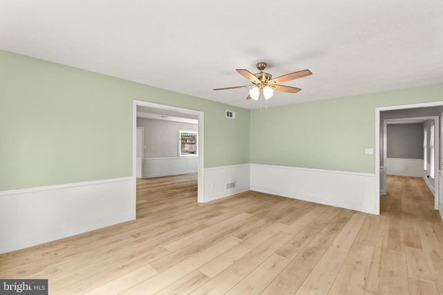 1575 GREENBRIAR RD, York, PA 17404