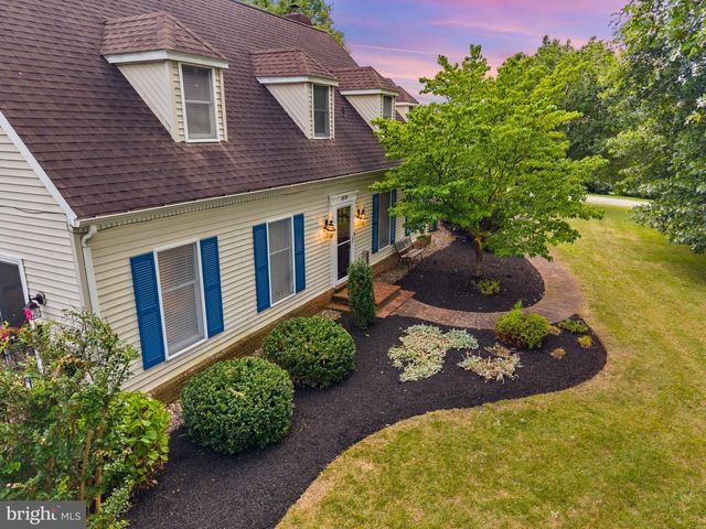 1575 GREENBRIAR RD, York, PA 17404