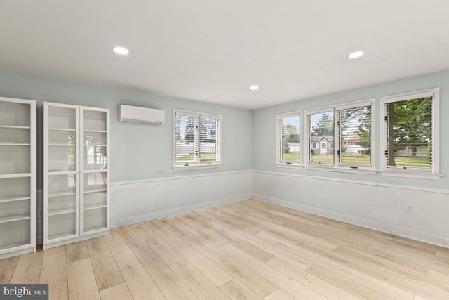 1575 GREENBRIAR RD, York, PA 17404