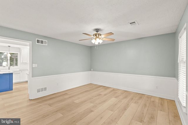 1575 GREENBRIAR RD, York, PA 17404