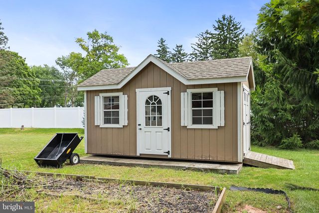 1575 GREENBRIAR RD, York, PA 17404