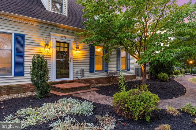 1575 GREENBRIAR RD, York, PA 17404