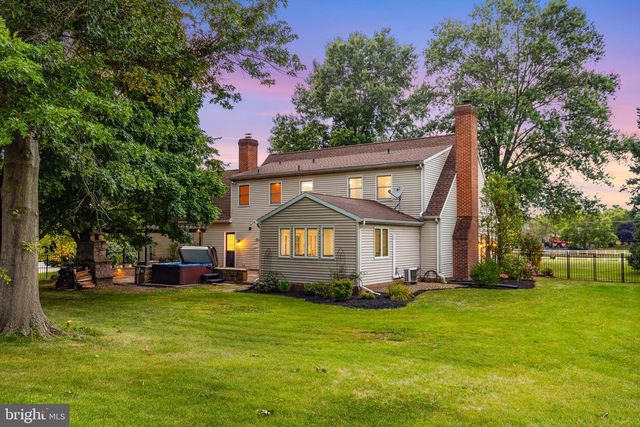 1575 GREENBRIAR RD, York, PA 17404