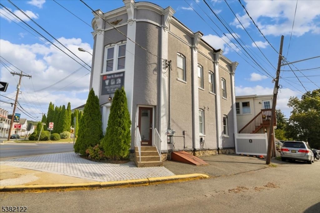 2 Church St, Rockaway Boro, NJ 07866