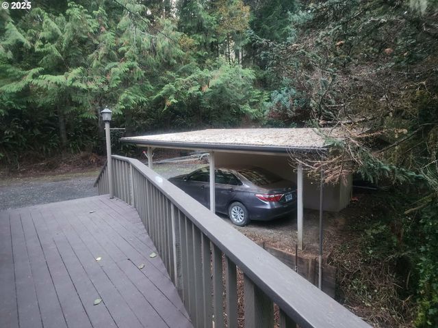 96015 Sunlake Ln, Lakeside, OR 97449