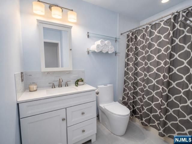 504 Windsor Drive 504, Palisades Park, NJ 07650