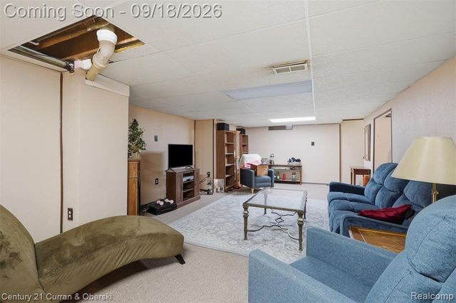 8330 Winston Lane, Dearborn Heights, MI 48127