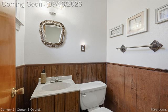 8330 Winston Lane, Dearborn Heights, MI 48127