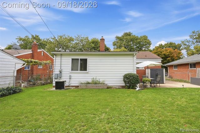 8330 Winston Lane, Dearborn Heights, MI 48127