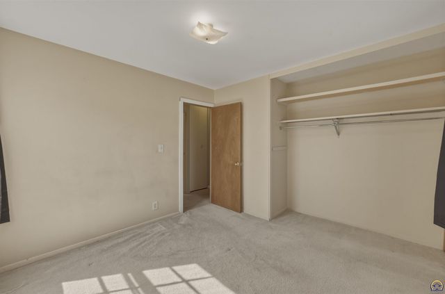 2809 SW Hillcrest RD, Topeka, KS 66614