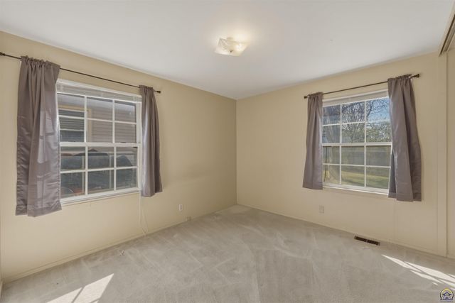 2809 SW Hillcrest RD, Topeka, KS 66614