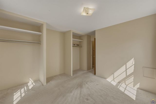 2809 SW Hillcrest RD, Topeka, KS 66614