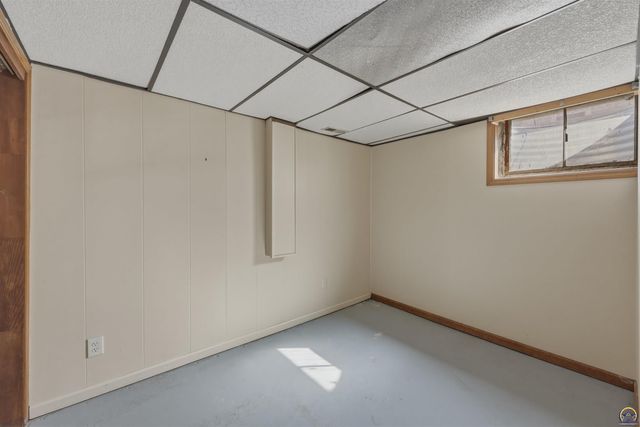 2809 SW Hillcrest RD, Topeka, KS 66614