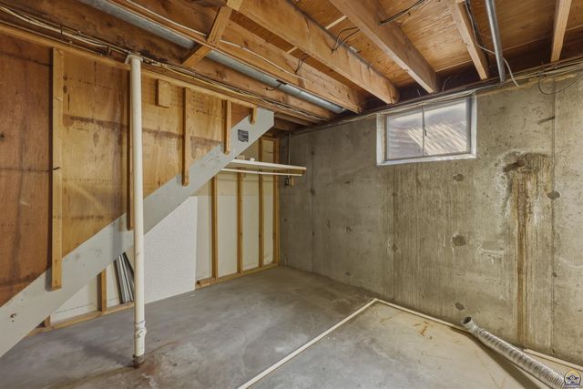 2809 SW Hillcrest RD, Topeka, KS 66614