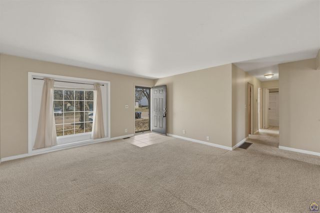 2809 SW Hillcrest RD, Topeka, KS 66614