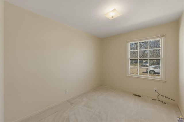 2809 SW Hillcrest RD, Topeka, KS 66614