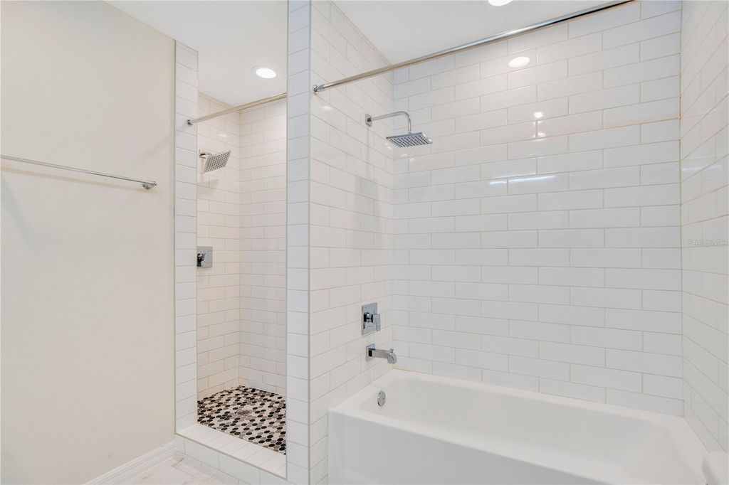 Image 6 of property listing at 2025 CLAUDIA LANE, Kissimmee, FL 34741