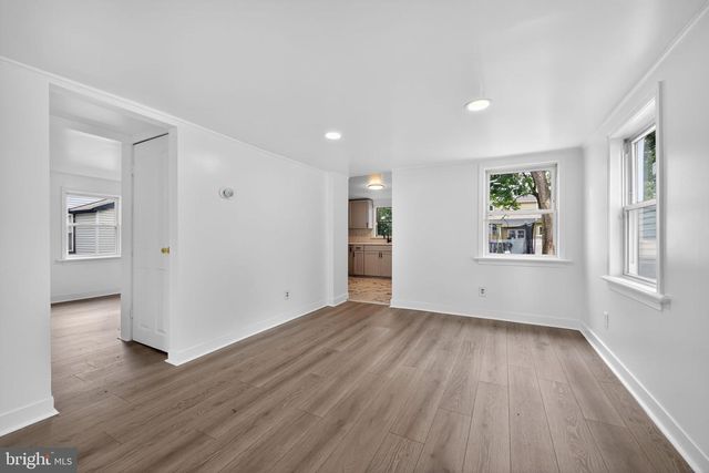 20 W ADAMS ST, Paulsboro, NJ 08066