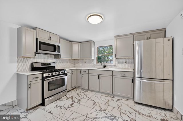 20 W ADAMS ST, Paulsboro, NJ 08066