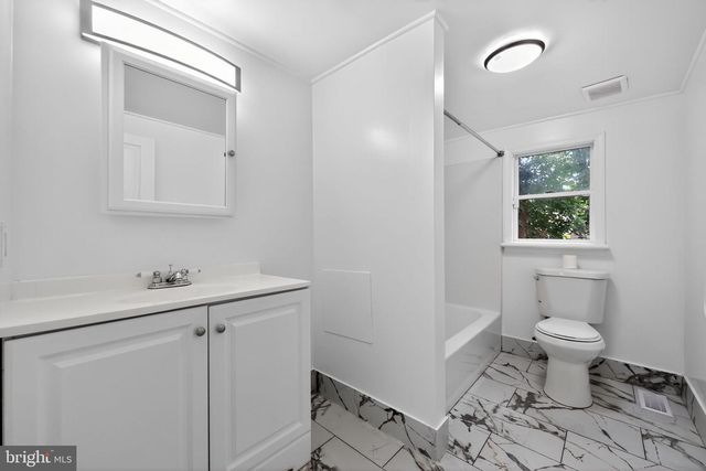 20 W ADAMS ST, Paulsboro, NJ 08066