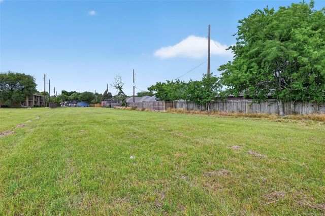2719 Richmond Street, Needville, TX 77461