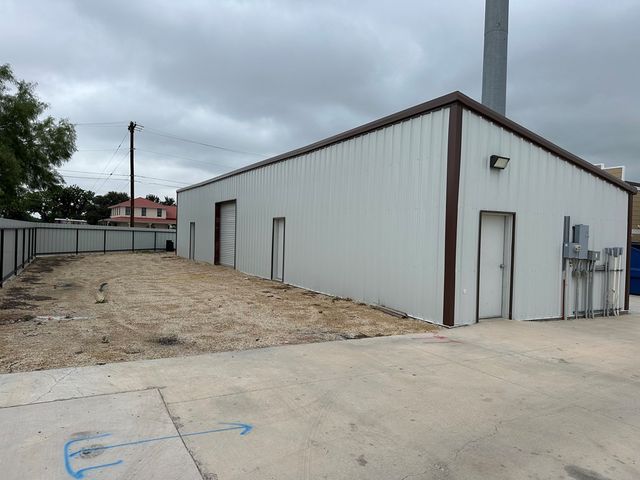 46 E Washington Street, San Angelo, TX 76903