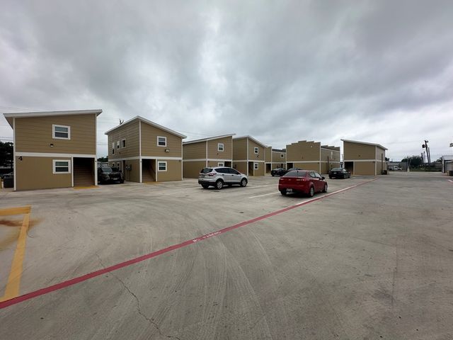 46 E Washington Street, San Angelo, TX 76903