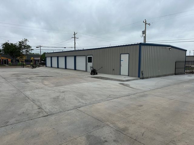 46 E Washington Street, San Angelo, TX 76903