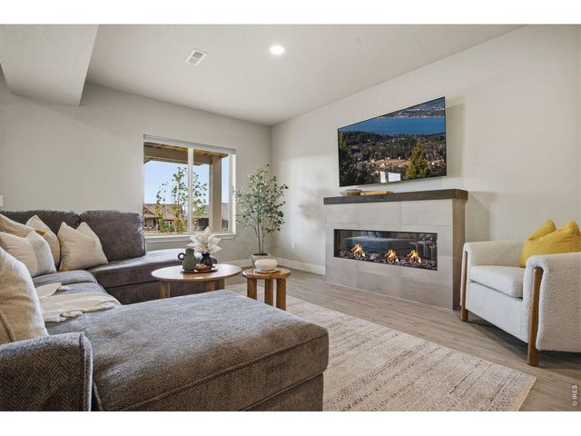 3327 Heron Lakes Pkwy, Berthoud, CO 80513