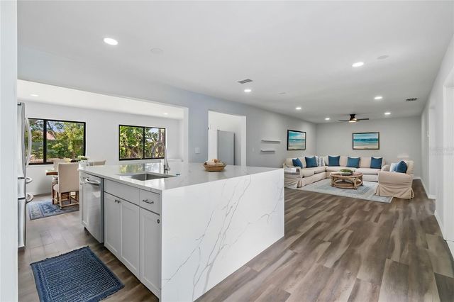 1023 DEER RUN, Venice, FL 34293